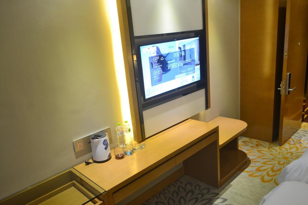 Lavande Hotel Zhuhai Gongbei Port Square Exterior foto