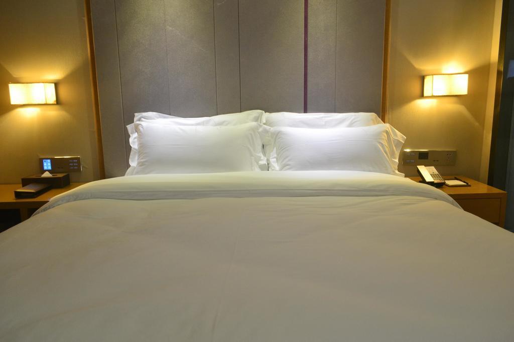 Lavande Hotel Zhuhai Gongbei Port Square Zimmer foto